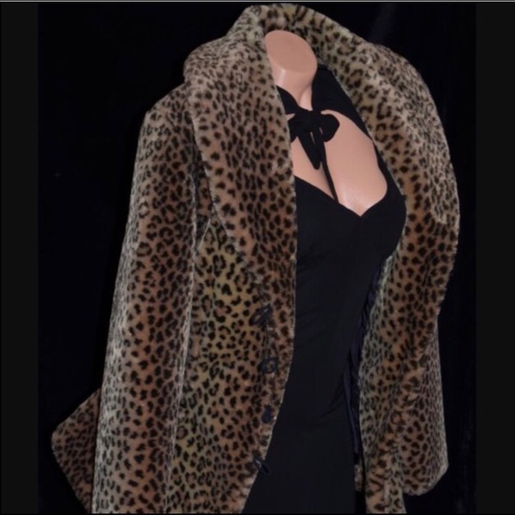 Betsey Johnson Jackets & Blazers - 🐆 Vintage Betsey Johnson Leopard Fuzzy Jacket